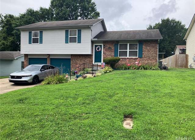 Property at 1973 Longview Dr, Cape Girardeau, MO 63701, 3 beds, 3 baths