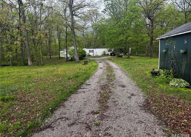 Property at 1386 Ski Clb, Greenville, IL 62246