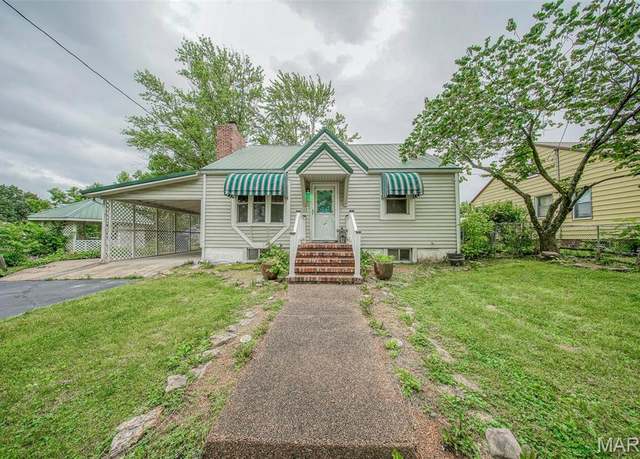 Property at 103 S Ellen St, Dixon, MO 65459, 3 beds, 2 baths