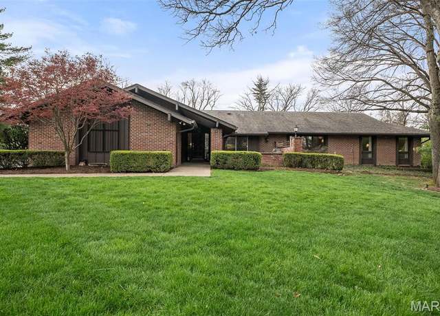 Property at 3 Huntleigh Trails Ln, St Louis, MO 63131, 4 beds, 4.5 baths