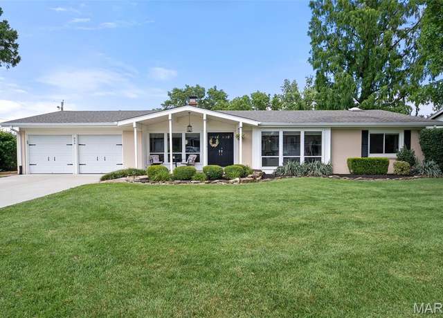 Property at 824 Montmartre Ct, Creve Coeur, MO 63141, 5 beds, 3 baths