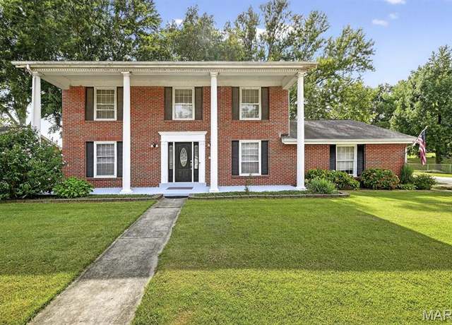Property at 39 White Plains Dr, Chesterfield, MO, 4 beds, 2.5 baths