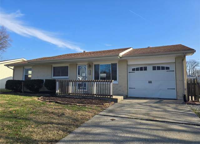 Property at 7705 Redbird Ln, Godfrey, IL 62030, 2 beds, 1.5 baths