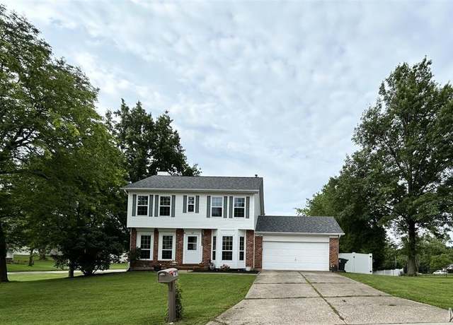 Property at 1415 Southgate Dr, St Peters, MO 63304, 3 beds, 3.5 baths