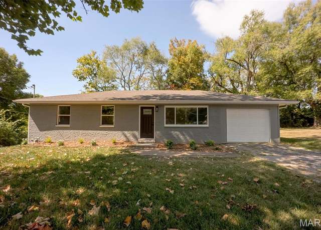 Property at 5 Highwood Ct, Belleville, IL 62223, 4 beds, 2 baths