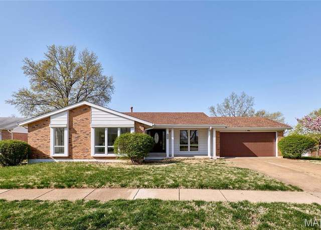 Property at 5625 Brookstone View Dr, St Louis, MO 63129, 3 beds, 2 baths