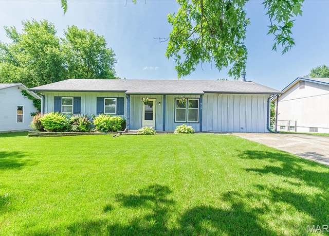 Property at 912 Warren Ave, Warrenton, MO 63383, 3 beds, 2 baths
