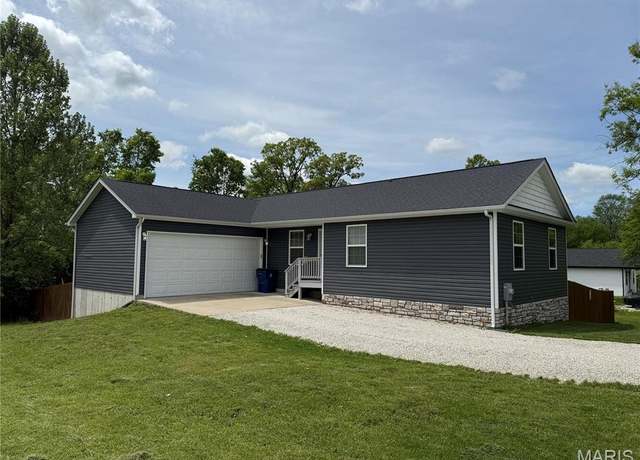 Property at 1600 Missouri Ave, Pacific, MO 63069, 3 beds, 3 baths