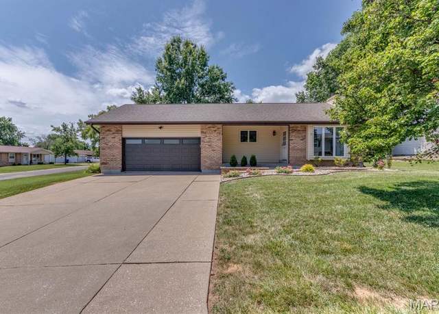 Property at 3534 Carriage Run Dr, St Charles, MO 63303, 3 beds, 2 baths