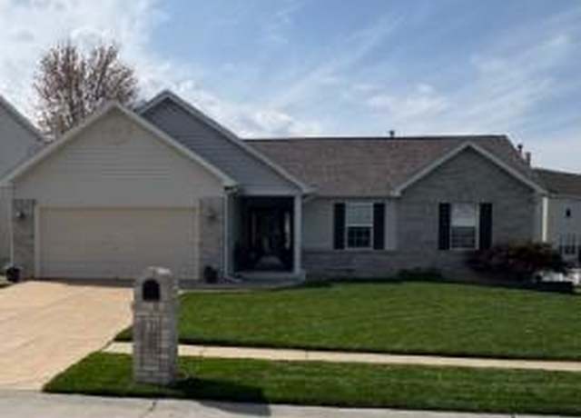Property at 1996 Lunenburg Dr, St Peters, MO 63376, 3 beds, 2 baths