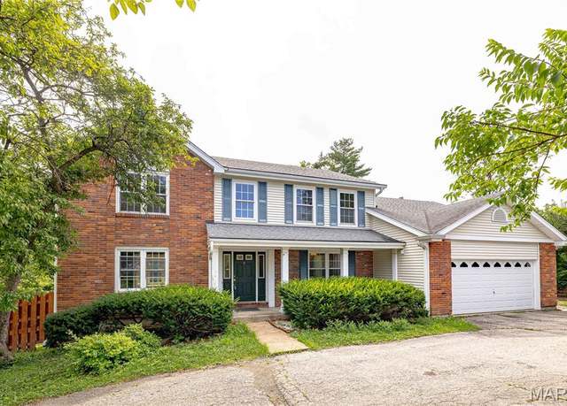 Property at 918 N Ballas Rd, St Louis, MO 63131, 4 beds, 3.5 baths