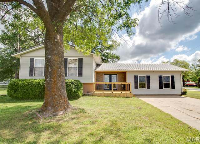 Property at 22520 S Centennial Rd, Jerseyville, IL 62052, 3 beds, 2 baths