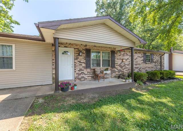 Property at 243 Hampton Ct, Poplar Bluff, MO 63901, 3 beds, 1 bath