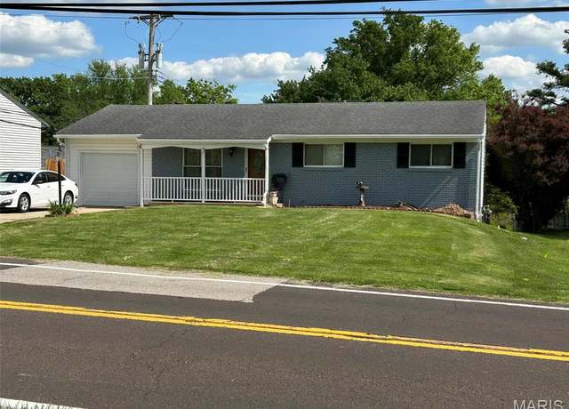 Property at 2210 Valley Park Rd, Fenton, MO 63026, 3 beds, 2.5 baths