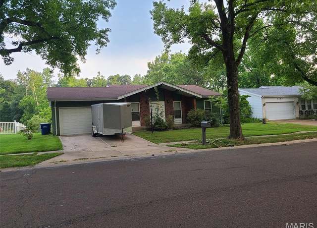 Property at 6300 Silver Fox Dr, Florissant, MO 63034, 4 beds, 1.5 baths