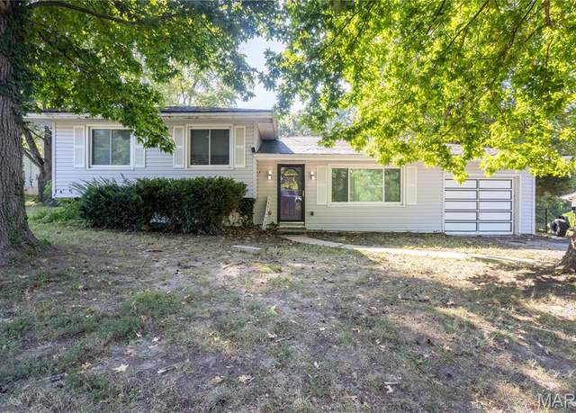 Property at 11 White Oak Dr, St Peters, MO 63376, 3 beds, 1.5 baths
