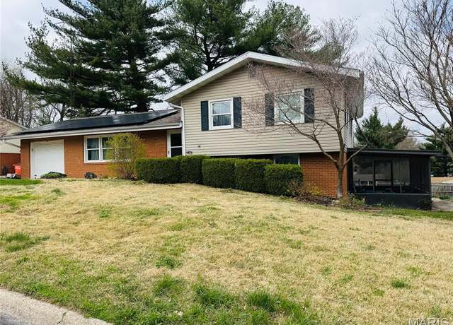 Property at 1423 Shelley Dr, Vandalia, IL 62471, 3 beds, 2 baths