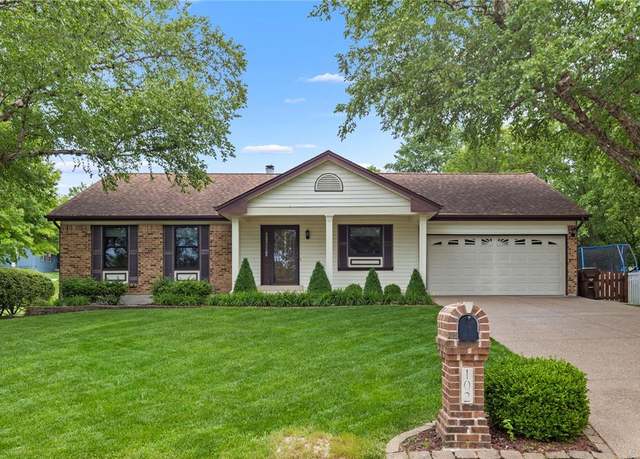 Property at 102 S Willow Grove Ct, St Peters, MO 63376, 3 beds, 2.5 baths