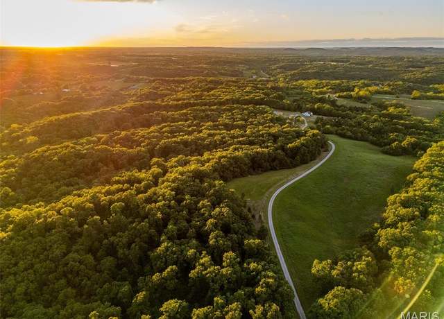 Property at 18 Ac Tickridge Rd, Silex, MO 63377