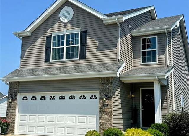 Property at 3305 Charlestowne Crossing Dr, St Charles, MO 63301, 3 beds, 2.5 baths