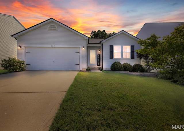 Property at 424 Red Coat Trl, Wentzville, MO 63385, 3 beds, 3 baths