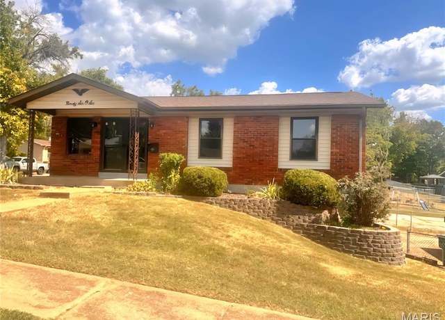 Property at 9606 Dana Ave, St Louis, MO 63123, 3 beds, 1.5 baths