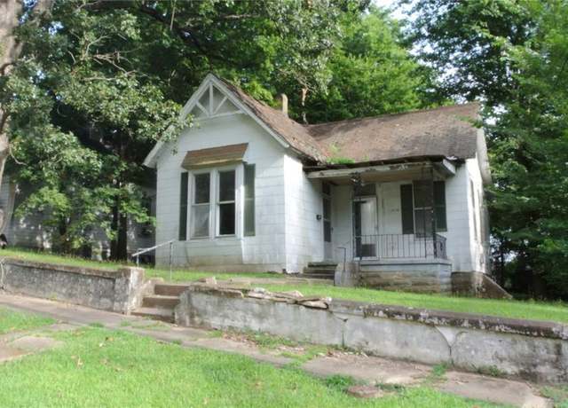 Property at 518 Kinzer St, Poplar Bluff, MO 63901, 2 beds, 1 bath