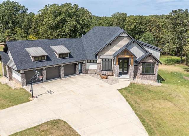 Property at 2163 Township Line Rd, Poplar Bluff, MO 63901, 6 beds, 3.5 baths
