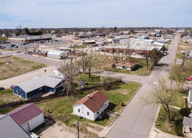 Property at 106 N A St, Cuba, MO 65453, 2 beds, 1 bath