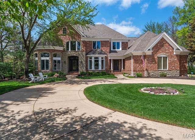 Property at 1067 Masonridge Rd, Town And Country, MO 63141, 5 beds, 5.5 baths