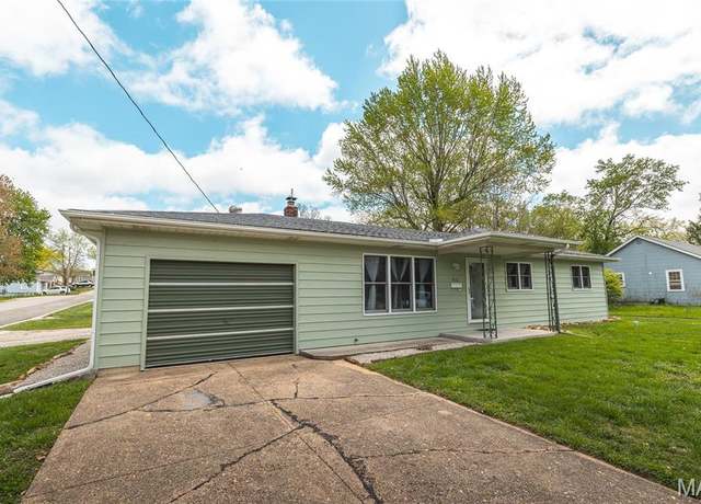 Property at 400 S Hickory St, Salem, MO 65560, 3 beds, 1.5 baths