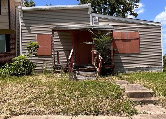 Property at 5519 Partridge Ave, St Louis, MO 63120, 3 beds, 2 baths