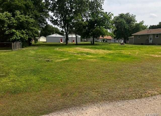 Property at 212 Dye St, Sikeston, MO 63801