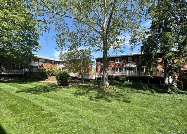 Property at 1041 N Clay Ave Unit C1 G9, Kirkwood, MO 63122, 2 beds, 1.5 baths