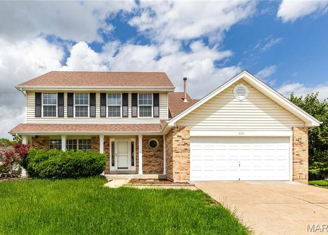 Property at 200 Kylewood Ct, Ballwin, MO 63021, 4 beds, 2.5 baths