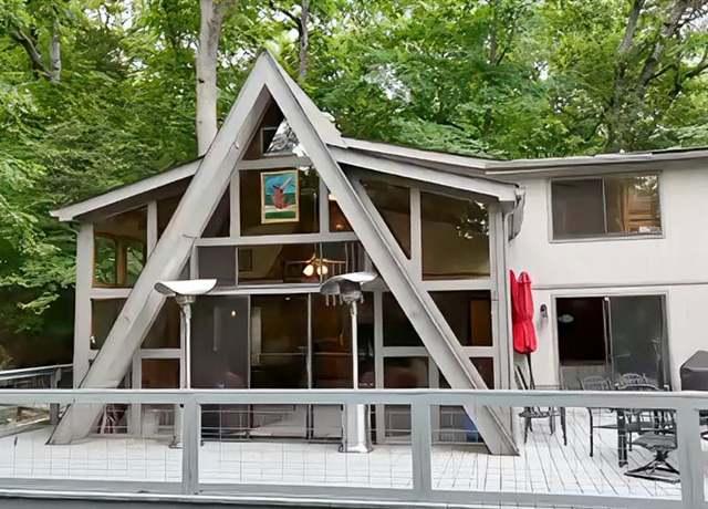 Property at 856 Aspen Lake Dr, Innsbrook, MO 63390, 2 beds, 2 baths