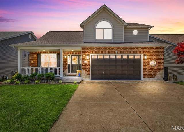 Property at 1054 Winter Lake Dr, Fenton, MO 63026, 4 beds, 3.5 baths