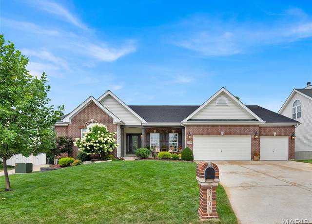 Property at 3107 Brook Hollow Dr, O'fallon, MO 63366, 4 beds, 3.5 baths