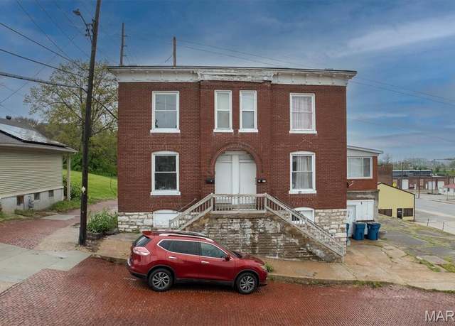 Property at 307 Spring St, Alton, IL 62002, 6 beds, 2 baths