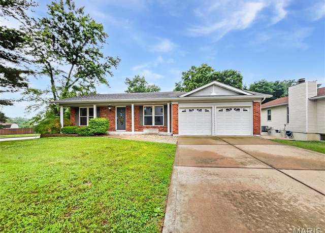 Property at 40 Ann Dr, St Peters, MO 63376, 3 beds, 2 baths
