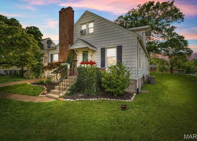 Property at 302 Donnelly St, De Soto, MO 63020, 4 beds, 2.5 baths