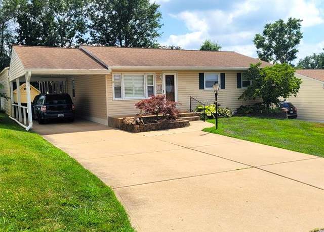 Property at 11128 Pine Forest Dr, St Louis, MO 63126, 3 beds, 3 baths