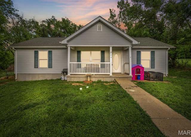 Property at 214 Adams St, Park Hills, MO 63601, 3 beds, 2 baths