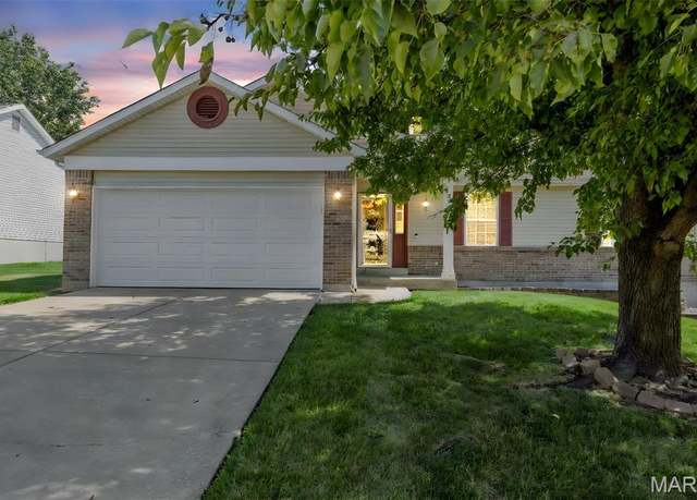Property at 182 Cherrywood Parc Dr, O'fallon, MO 63368, 3 beds, 2 baths