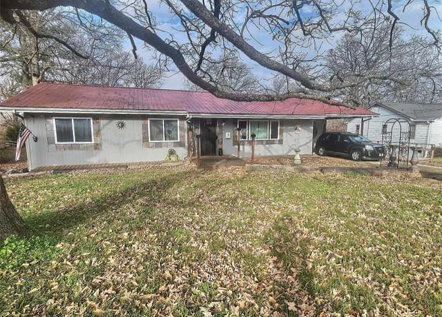 Property at 813 Kendall Dr, Poplar Bluff, MO 63901, 3 beds, 1 bath
