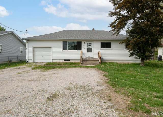 Property at 209 Sterling Dr, Moro, IL 62067, 3 beds, 1 bath