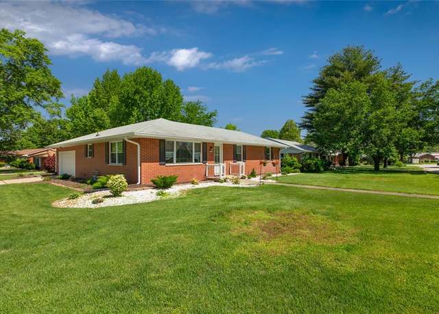 Property at 708 Pardee Rd, Godfrey, IL 62035, 2 beds, 2 baths