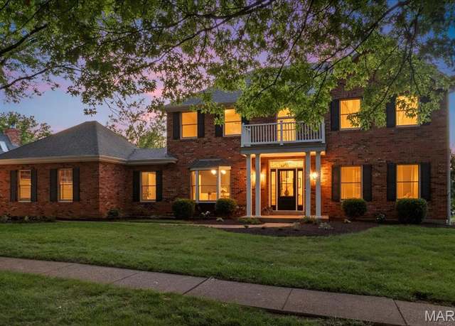 Property at 15305 Schoettler Estates Dr, Chesterfield, MO 63017, 5 beds, 3.5 baths