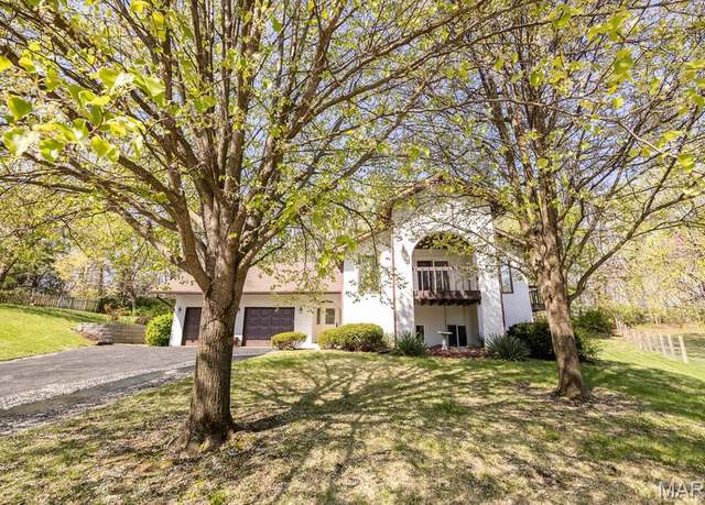 Property at 11 Robin Ln, Collinsville, IL 62234, 3 beds, 2.5 baths