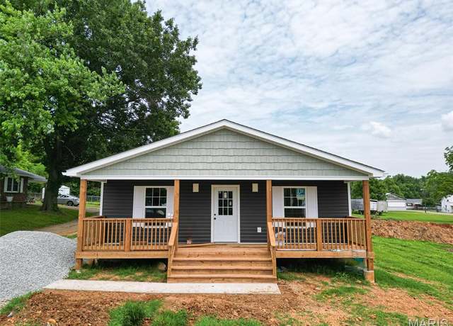 Property at 507 Villar St, Fredericktown, MO 63645, 3 beds, 2 baths